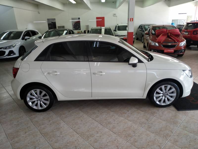 AUDI - A1 - 2013/2013 - Branca - R$ 68.900,00