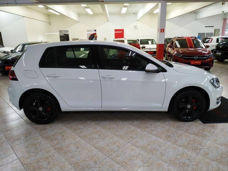 VOLKSWAGEN - GOLF - 2015/2015 - Branca - R$ 78.900,00