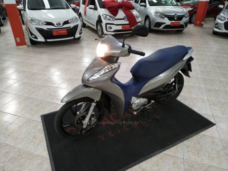 HONDA - BIZ 125 - 2021/2021 - Prata - R$ 15.900,00