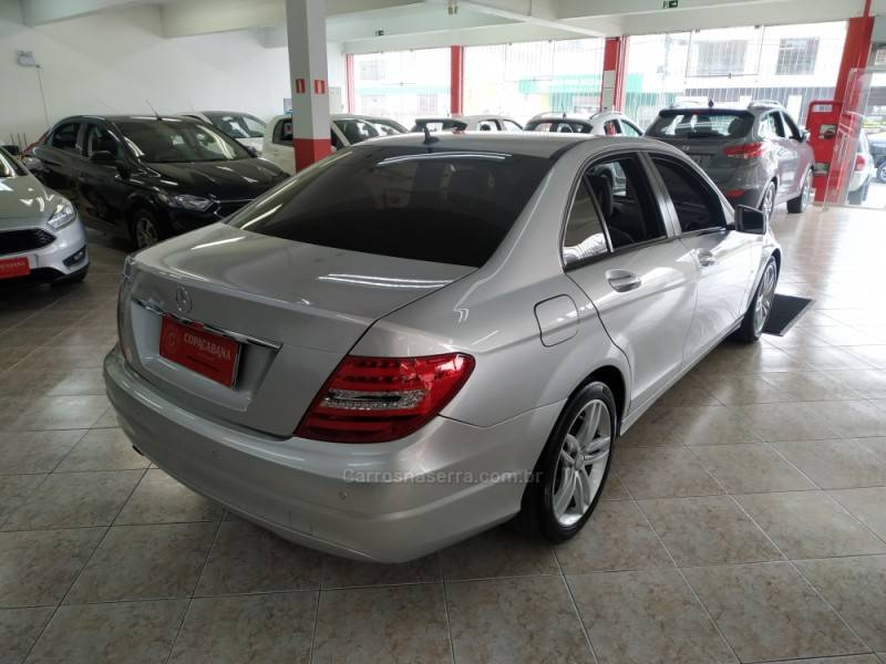 MERCEDES-BENZ - C 180 - 2012/2012 - Prata - R$ 65.000,00